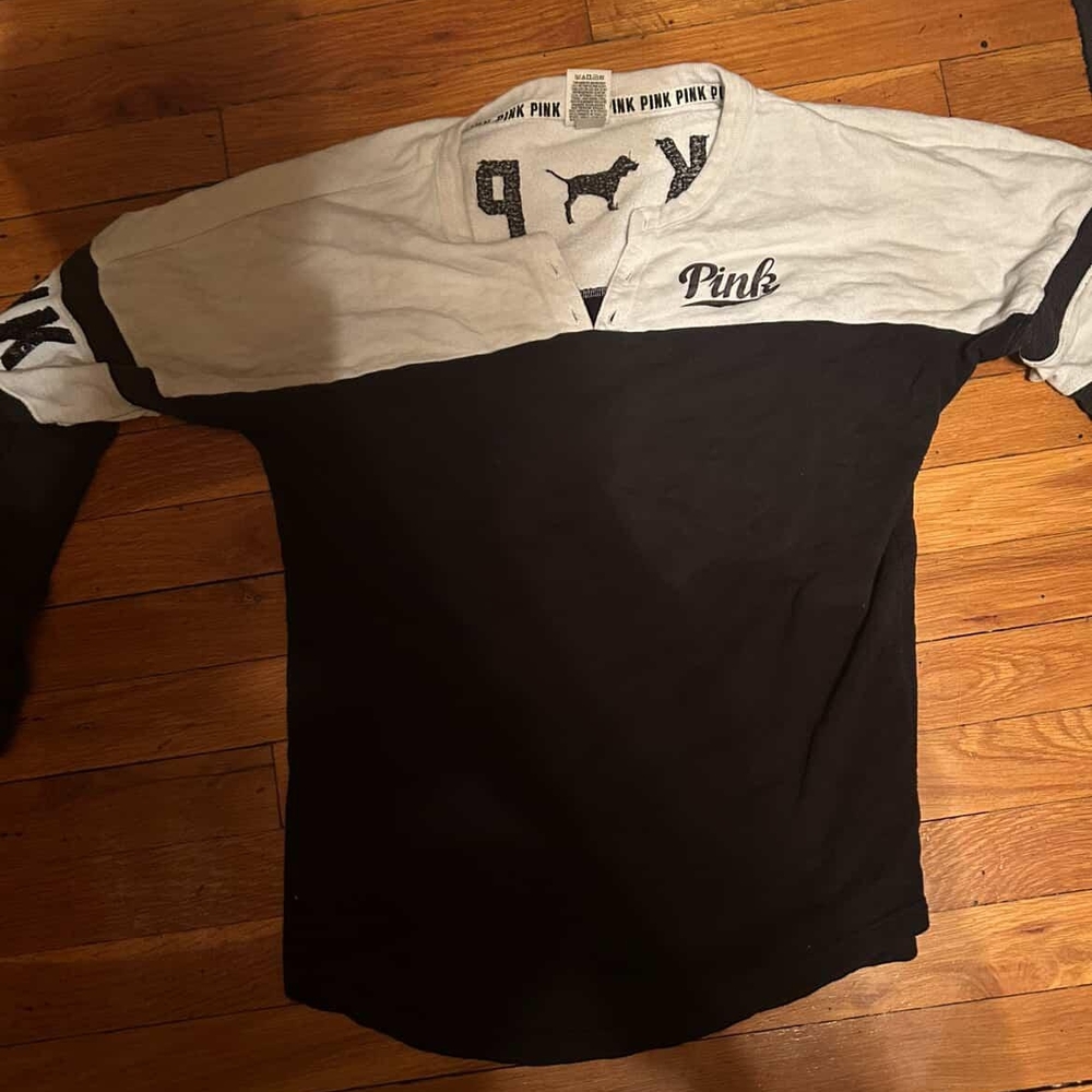 Victoria's Secret PINK Black and White Long Sleeve Tee